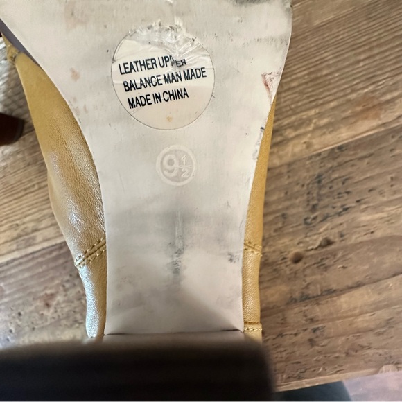 Seychelles Clue Oxford Fringe Heel Pump Shoe Anthropologie Mustard Retro 9.5 - Picture 9 of 10